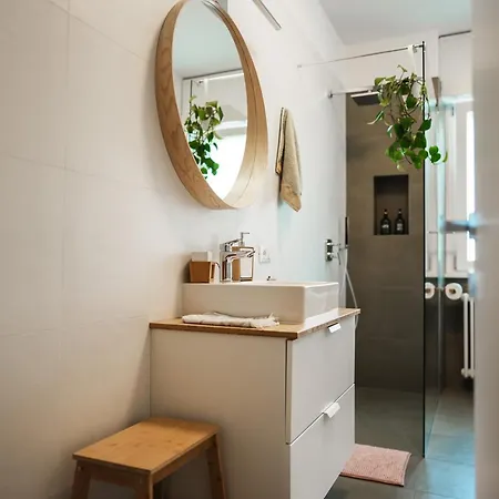 Entire Flat, 1 Minute Walk From Of Garda Apartmán