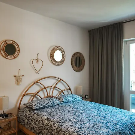 Entire Flat, 1 Minute Walk From Of Garda