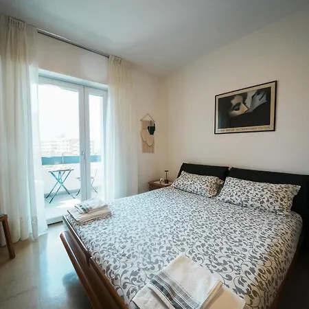 Entire Flat, 1 Minute Walk From Of Garda Apartmán