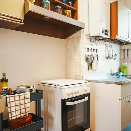 Entire Flat, 1 Minute Walk From Of Garda *